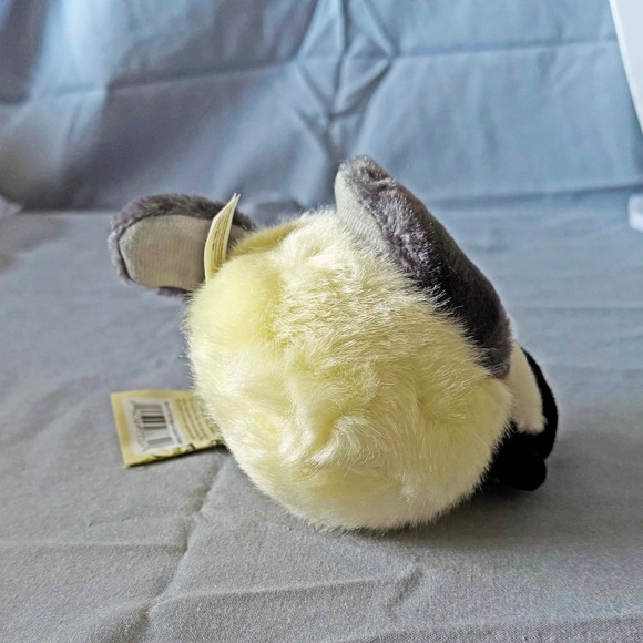 SINGING BIRD, PLAYS REAL BIRD CALLS, BLACK-CAPPED CHICKADEE, 6 L x 4 ½ W x 4 ¾ H - Picture 3 of 13